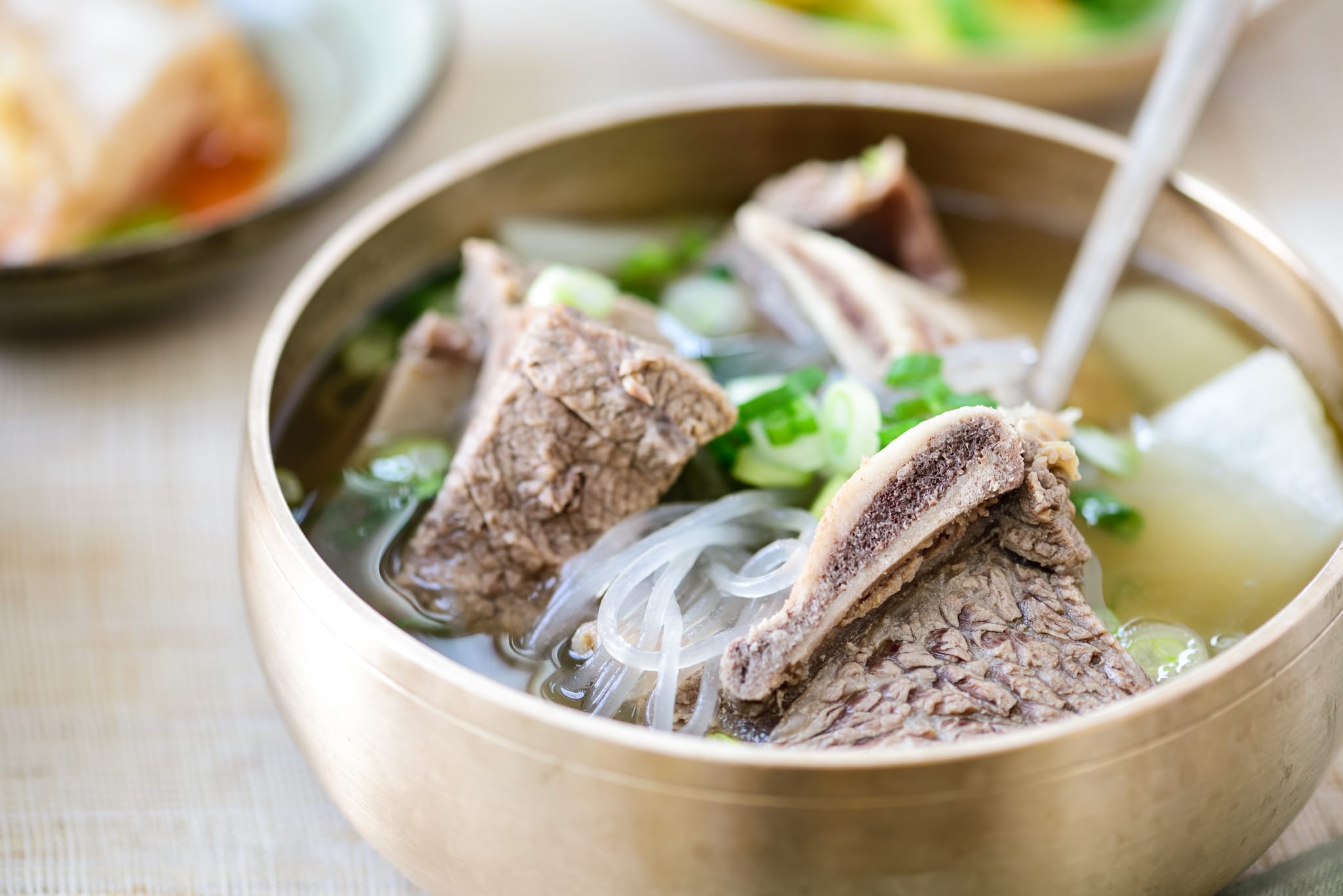 Galbitang (Sup Iga Sapi Korea)