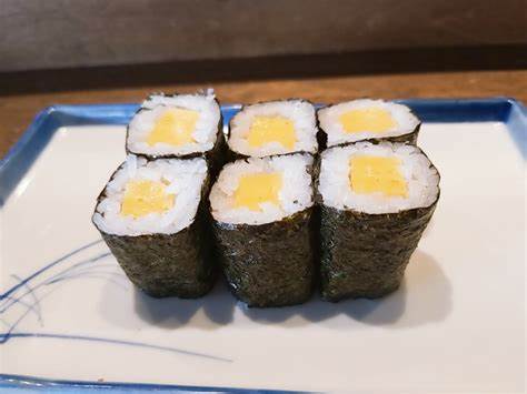 Sushi tamago roll